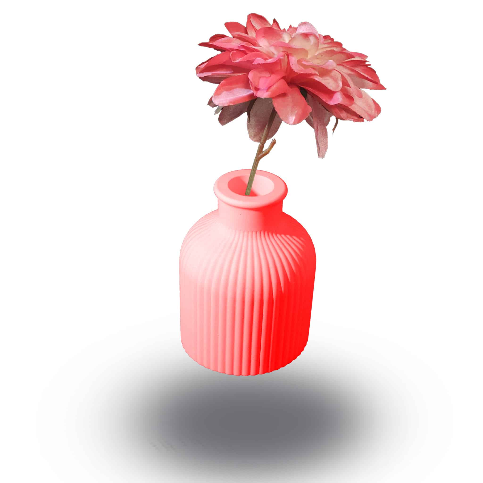 round_vase_with_strands_re